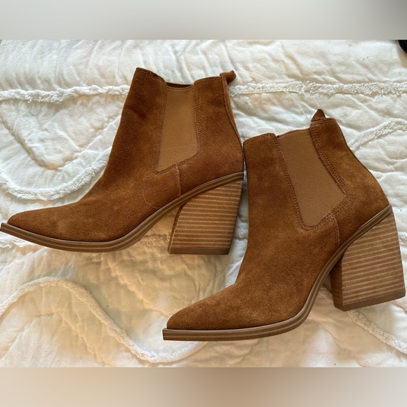 Steve Madden ankle boot Steve Madden Addy - Cognac Suede Bootie Color: Tan NWT - Picture 2 of 9